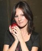 twilight-apple-hand-model-actress.jpg