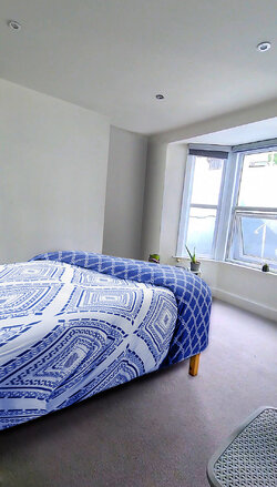 flat bedroom photo 2.jpg