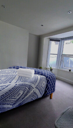 flat bedroom photo 2c.jpg