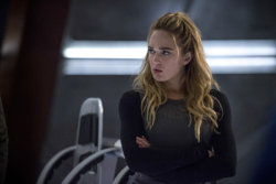 legends-of-tomorrow-caity-lotz-ep-3.jpg