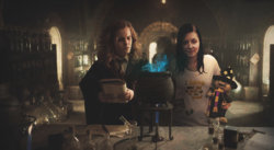 WB_F2_SlytherinAndGryffindorQuidditchTeams_00408554f.jpg